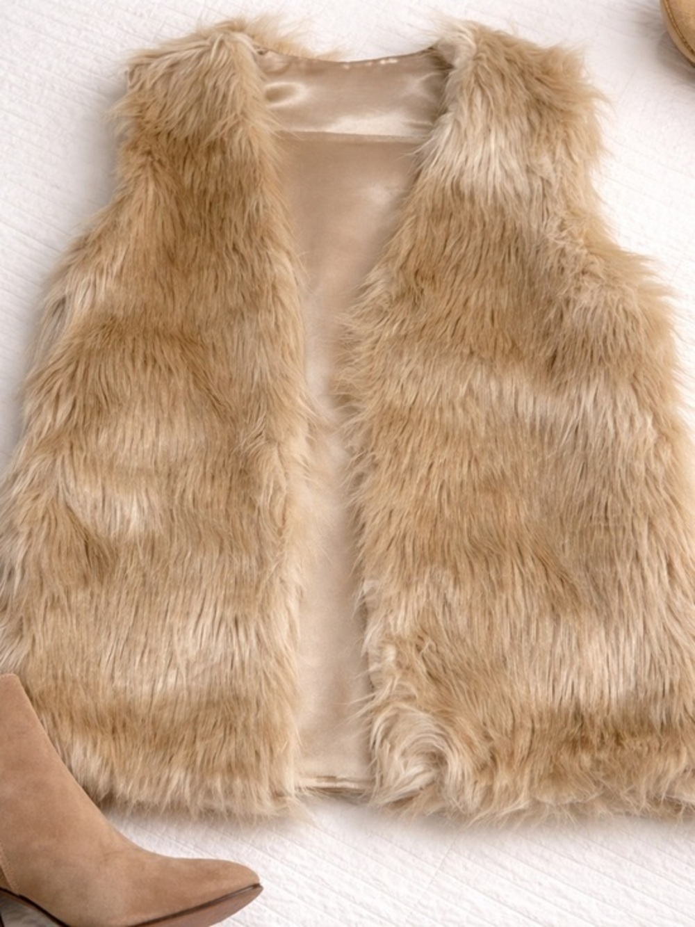 Chic NWT Womens M/L Beige Faux Fur Shaggy Vest Y2K Boho Festival